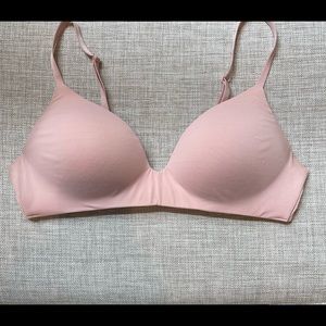 Victoria’s Secret Lightly Lined Wireless Bra 36B